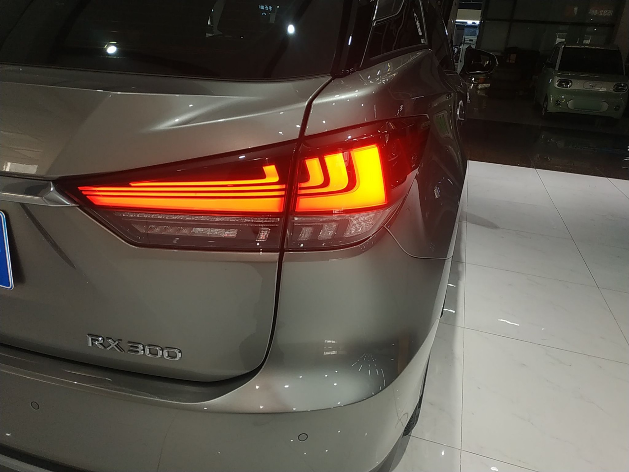 RX 2020 Facelift 300 RWD Elite photo 2