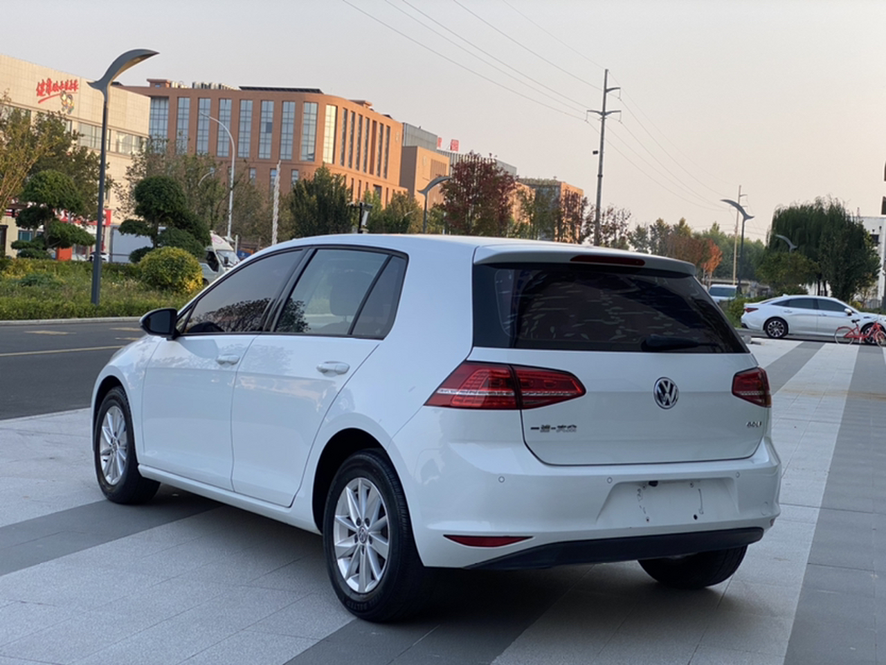 Golf 2016 1.6L MT Fashion photo 3