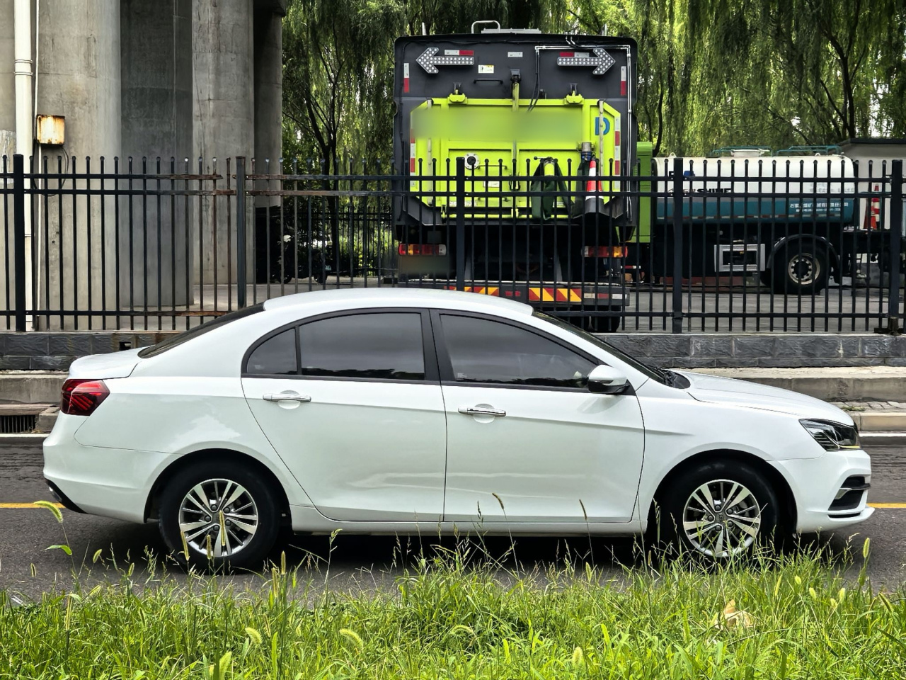 Vision 2018 1.5L MT photo 4
