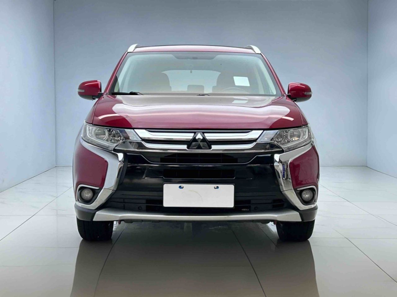 Outlander 2018 2.0L RWD Honor 5-Seater photo 2