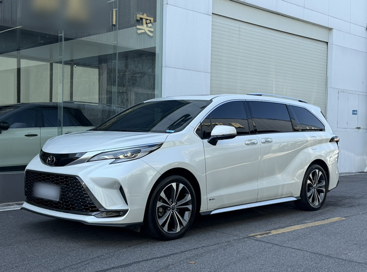 Granvia 2024 2.5L Hybrid Flagship ULTRA