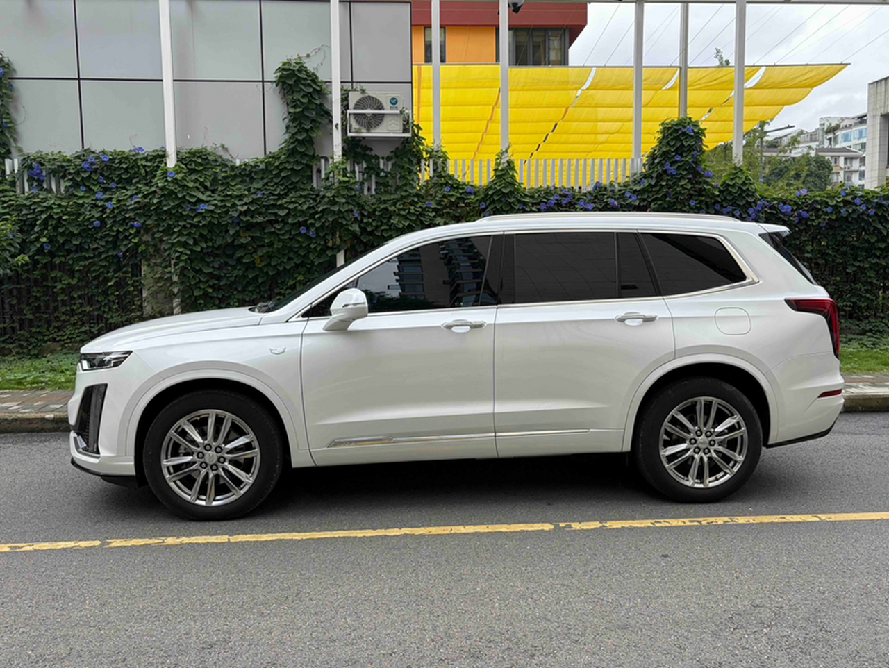 XT6 2022 2.0T 6-Seater AWD Luxury photo 3