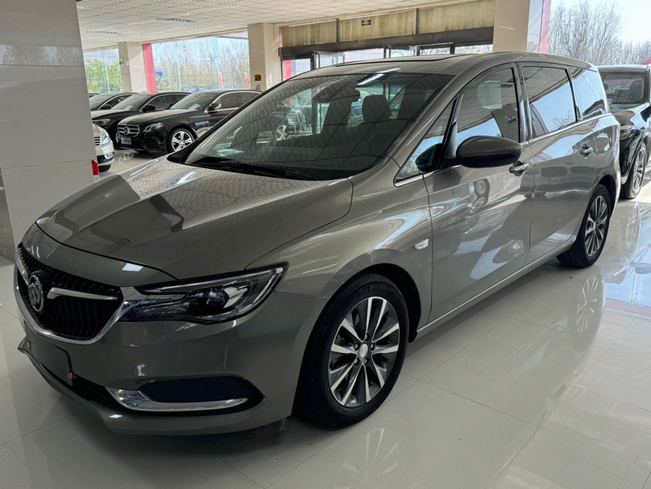GL6 2019 18T 6-Seater Premium China VI