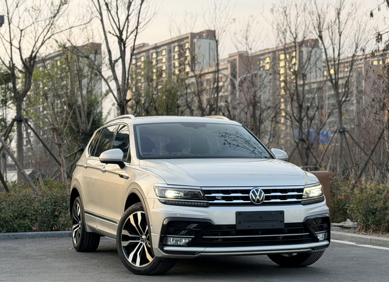 Tiguan L 2021 330TSI AT RWD R-Line Flagship photo 3