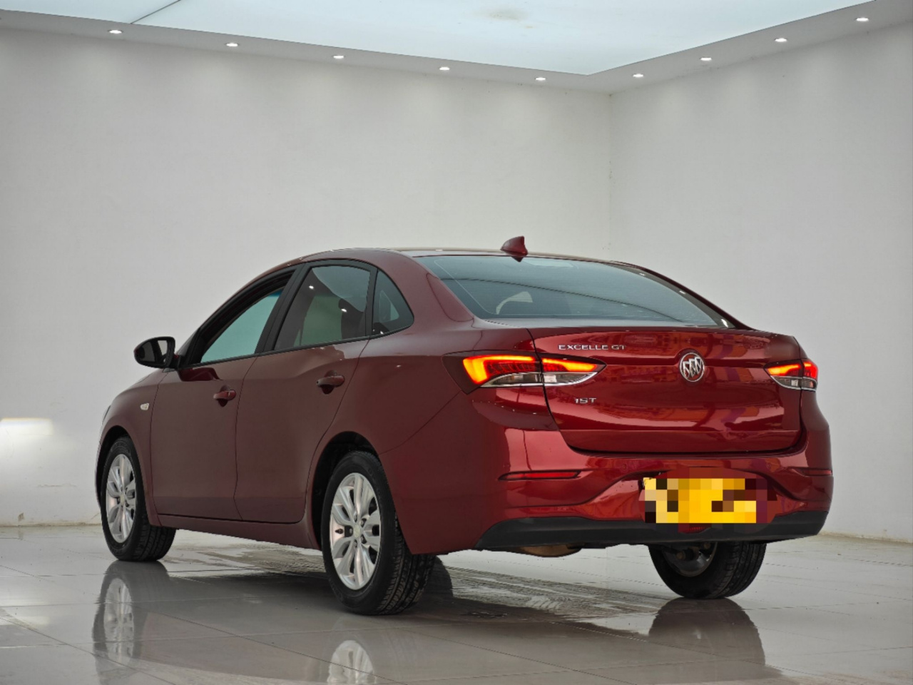 Excelle 2018 15T DCT Elite China V photo 4