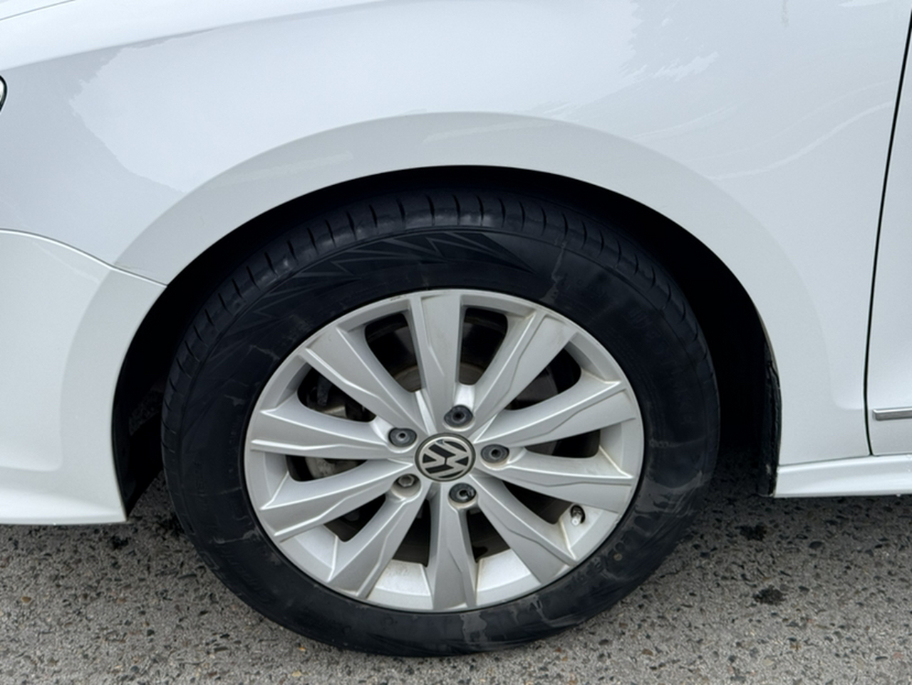 Sagitar 2015 1.6L AT Comfort photo 3