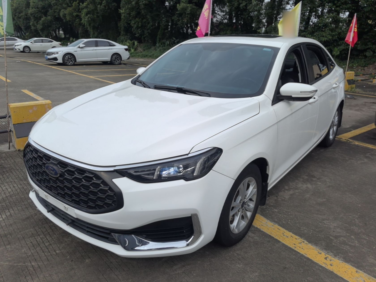 Escort 2021 1.5L AT Platinum