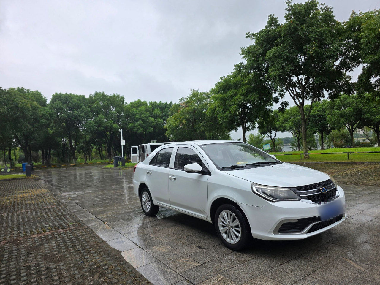 2016 1.5L MT Progressive photo 4