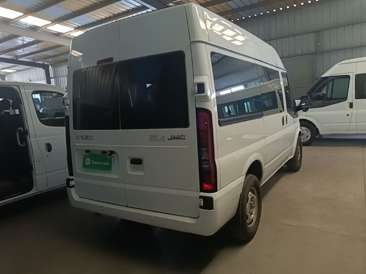 2023 2.0T MT Short Wheelbase 5-Seater photo 4
