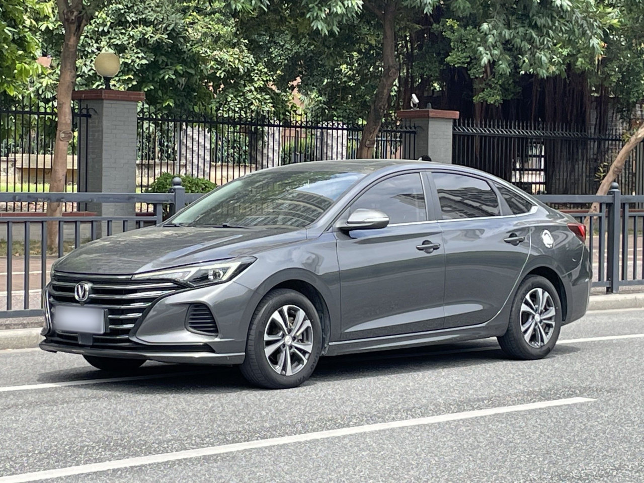 Eado 2022 PLUS 1.6L GDI MT Luxury