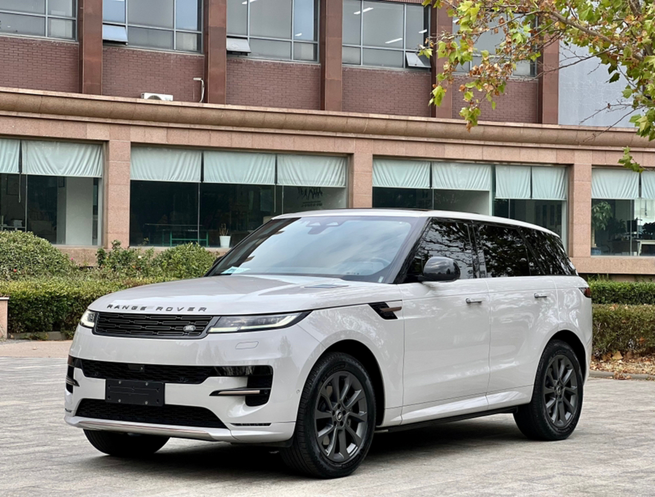 Range Rover Sport 2023 400PS Dynamic SE