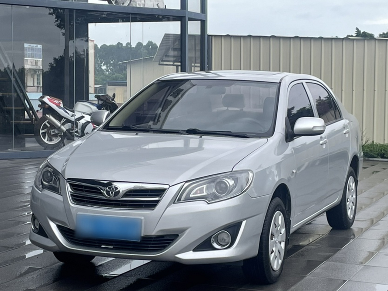 2013 1.6L AT Excellence photo 3