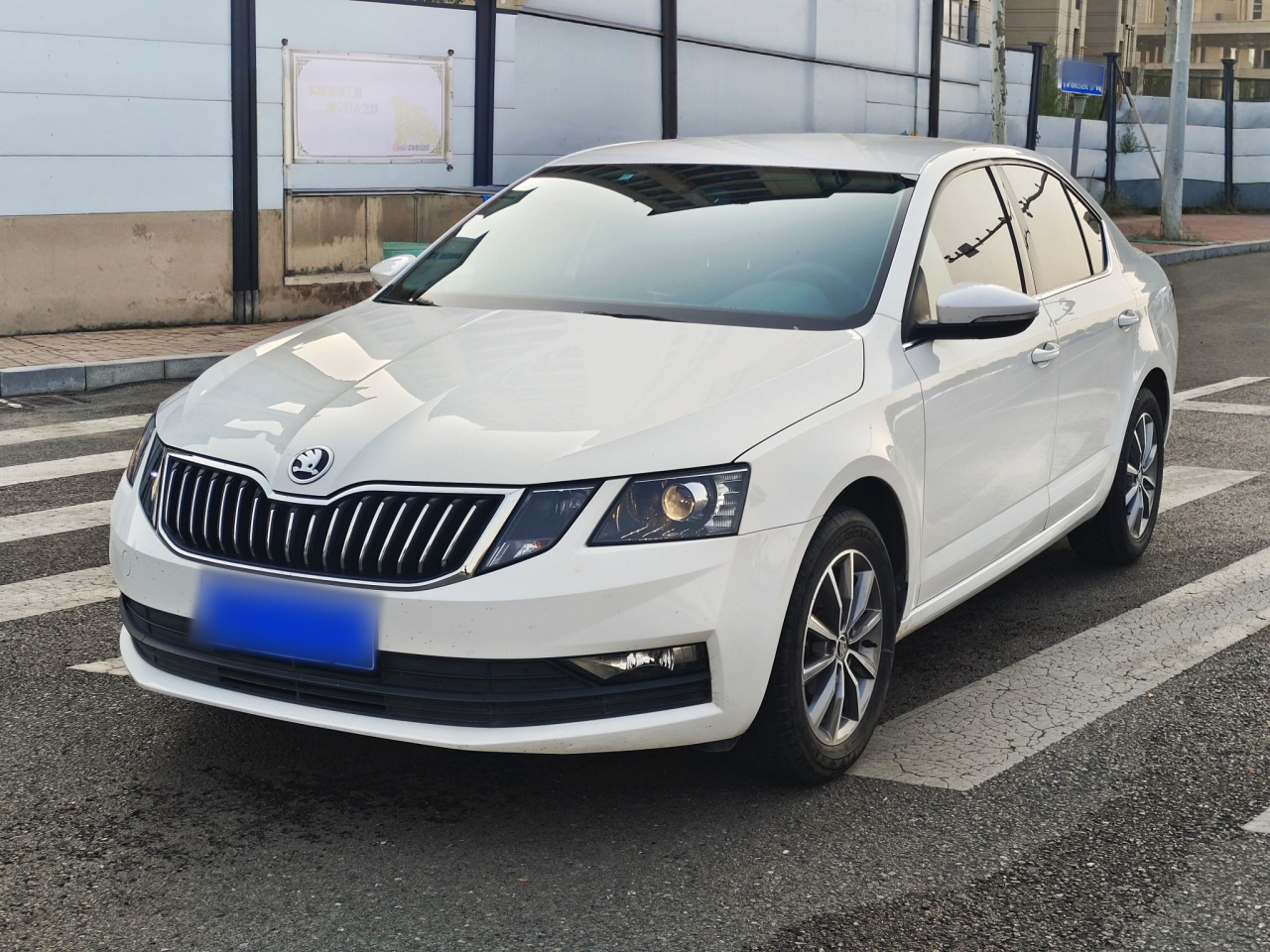 Octavia 2021 1.5L AT Comfort