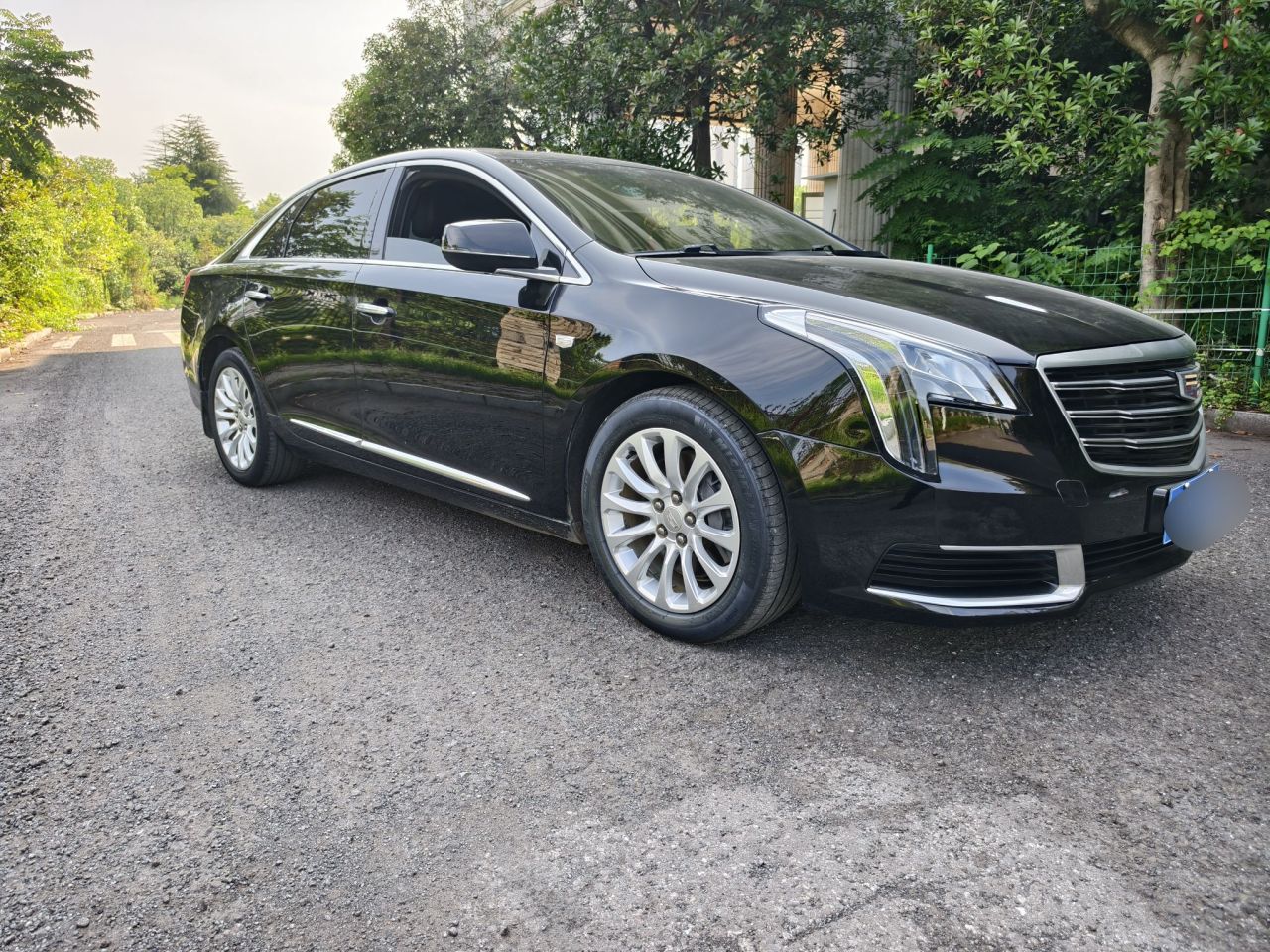 XTS 2018 28T Tech photo 3