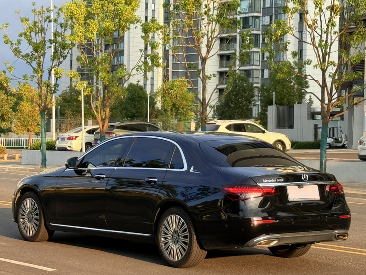 E-Class 2021 E 300 L Luxury photo 2
