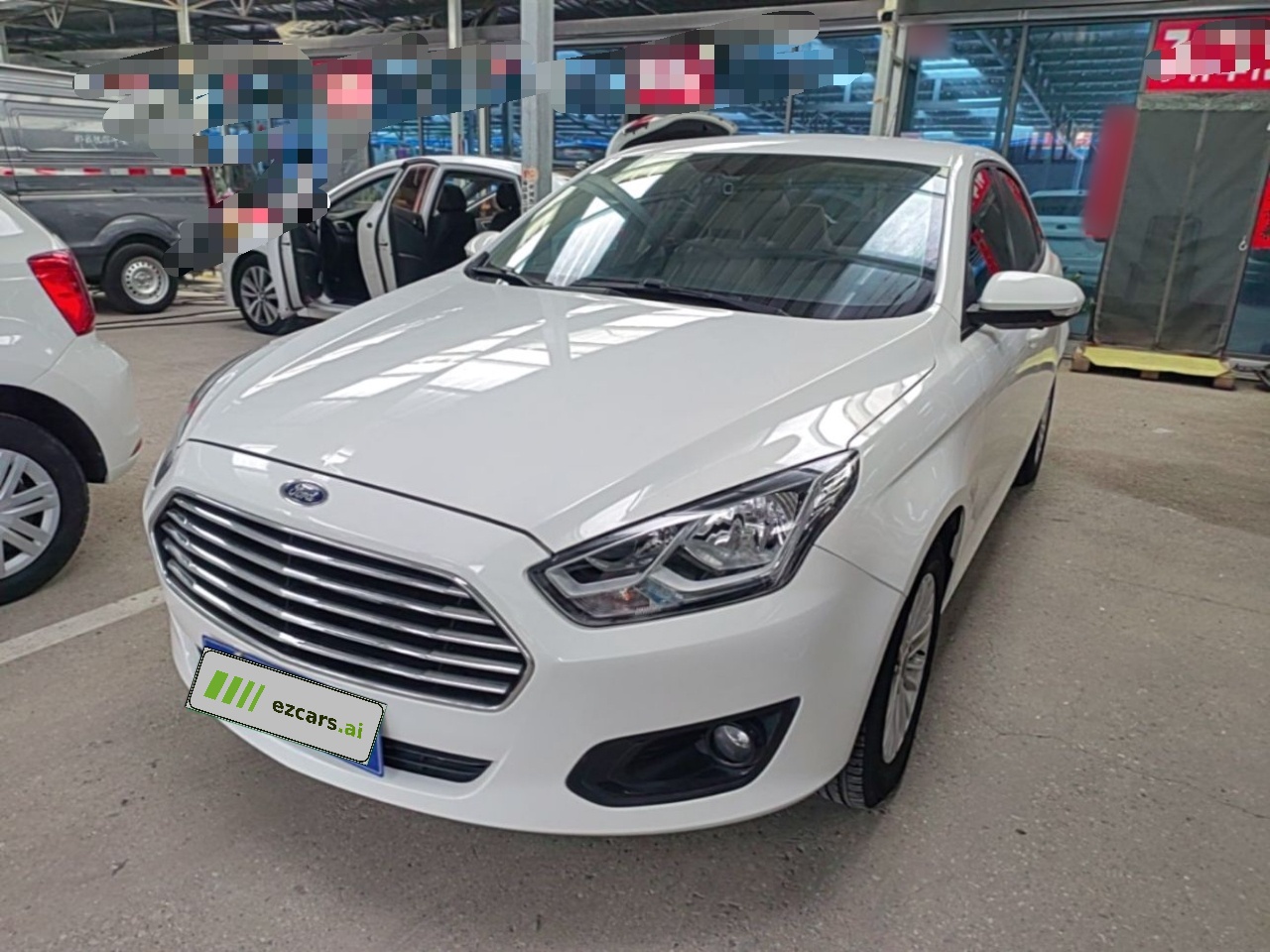Escort 2015 1.5L AT Comfort