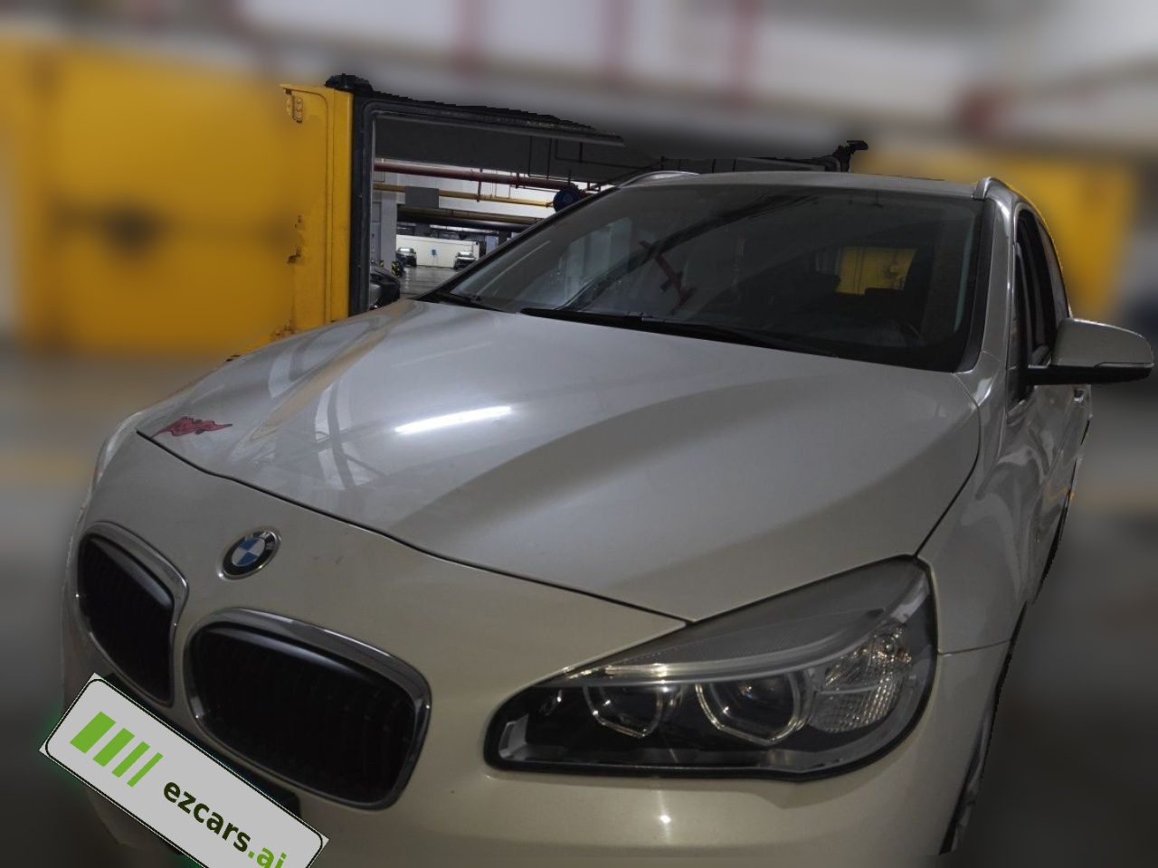 2 Series Wagon 2016 220i Leading