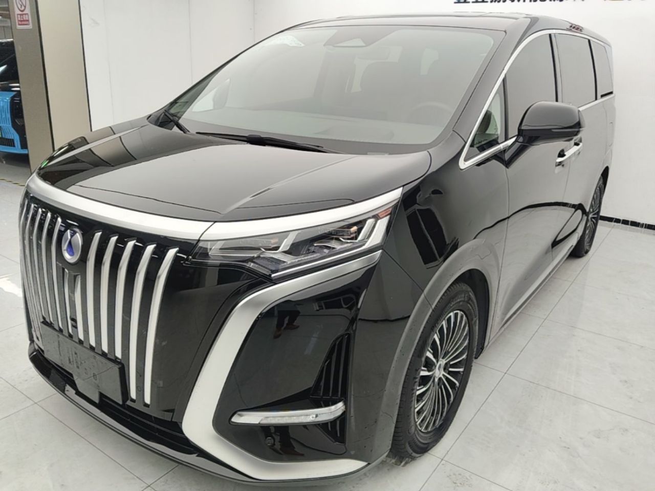 D9 2022 EV 600 AWD Noble