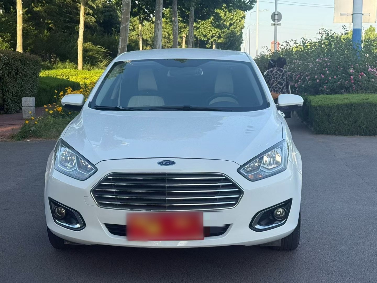 Escort 2017 1.5L MT Comfort photo 3