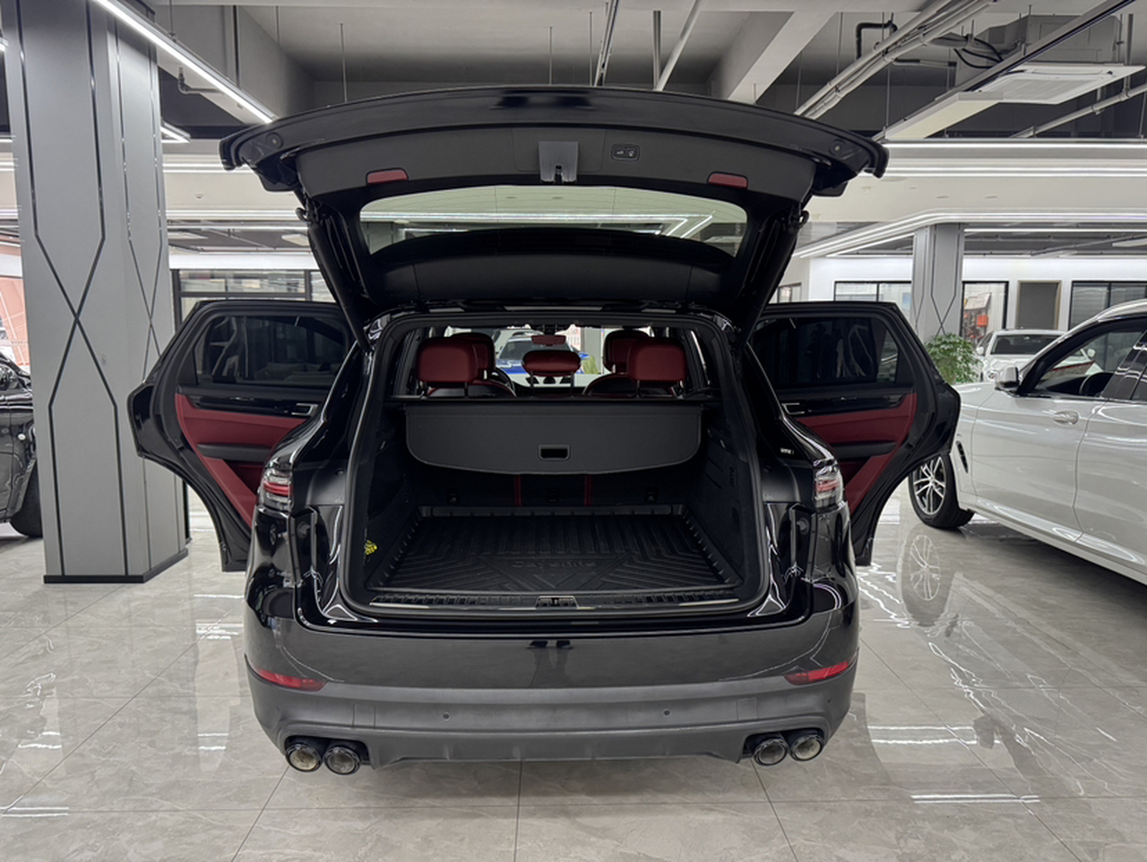 2019 Cayenne 3.0T photo 3