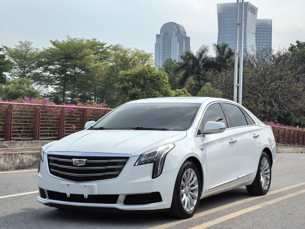 XTS 2018 28T Tech