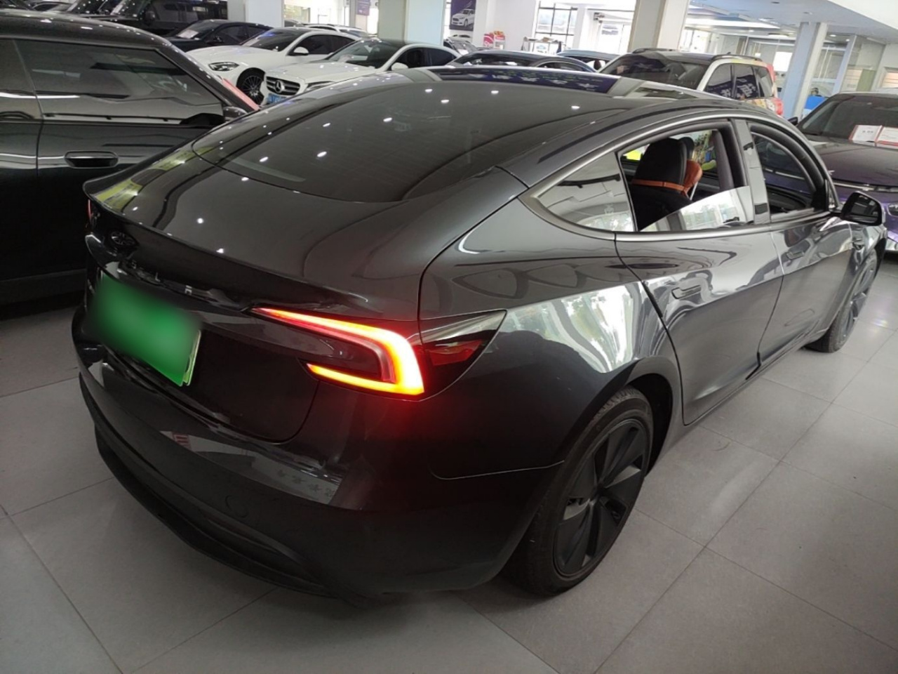 Model 3 2023 RWD photo 4