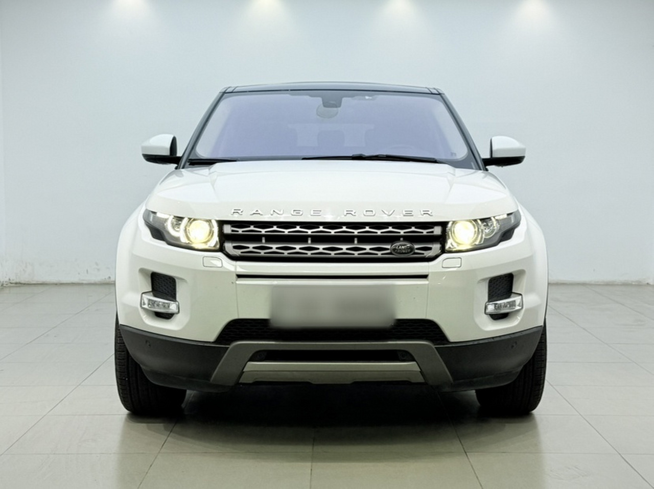 Range Rover Evoque 2015 2.0T 5-Door photo 2