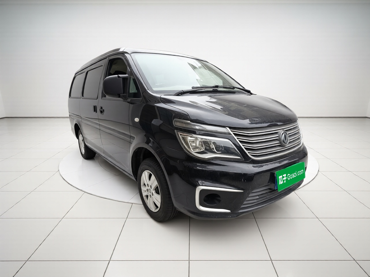 Lingzhi 2022 M5L 1.6L 7-Seater photo 3