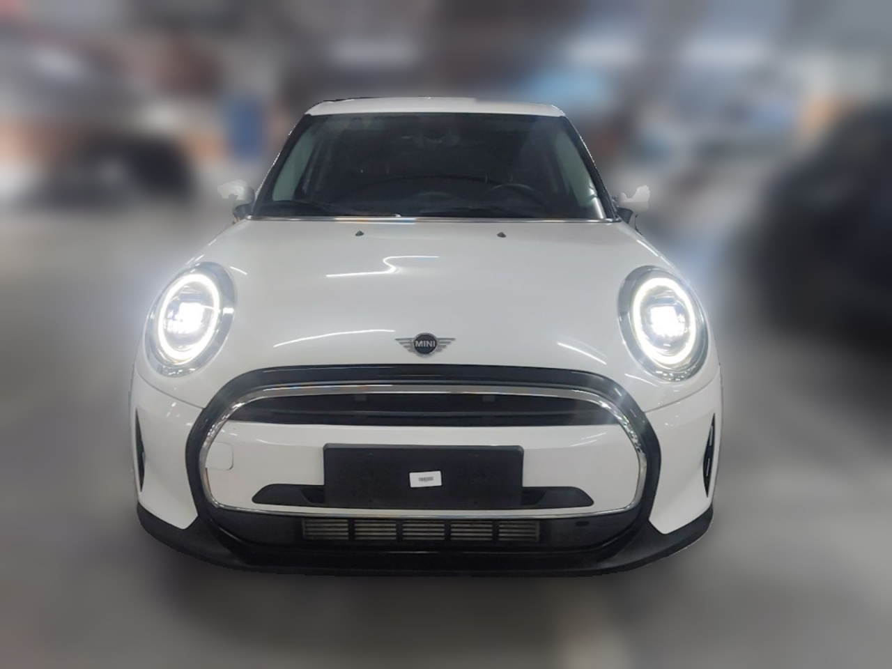 2023 1.5T ONE 5-Door photo 2