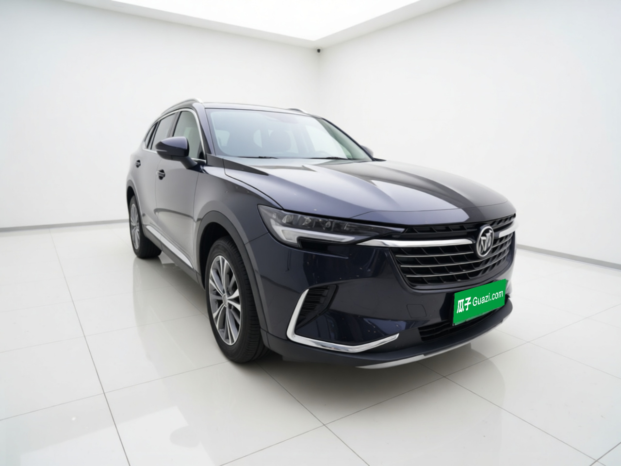 2022 Envision Plus 652T 5-Seater Luxury photo 3
