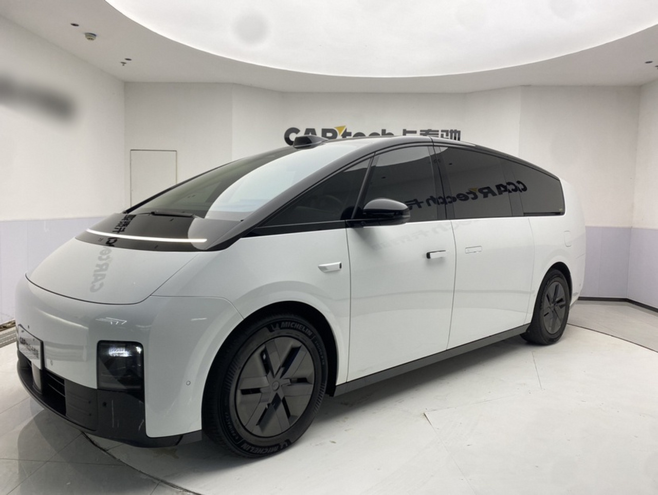 Li MEGA 2024 Ultra