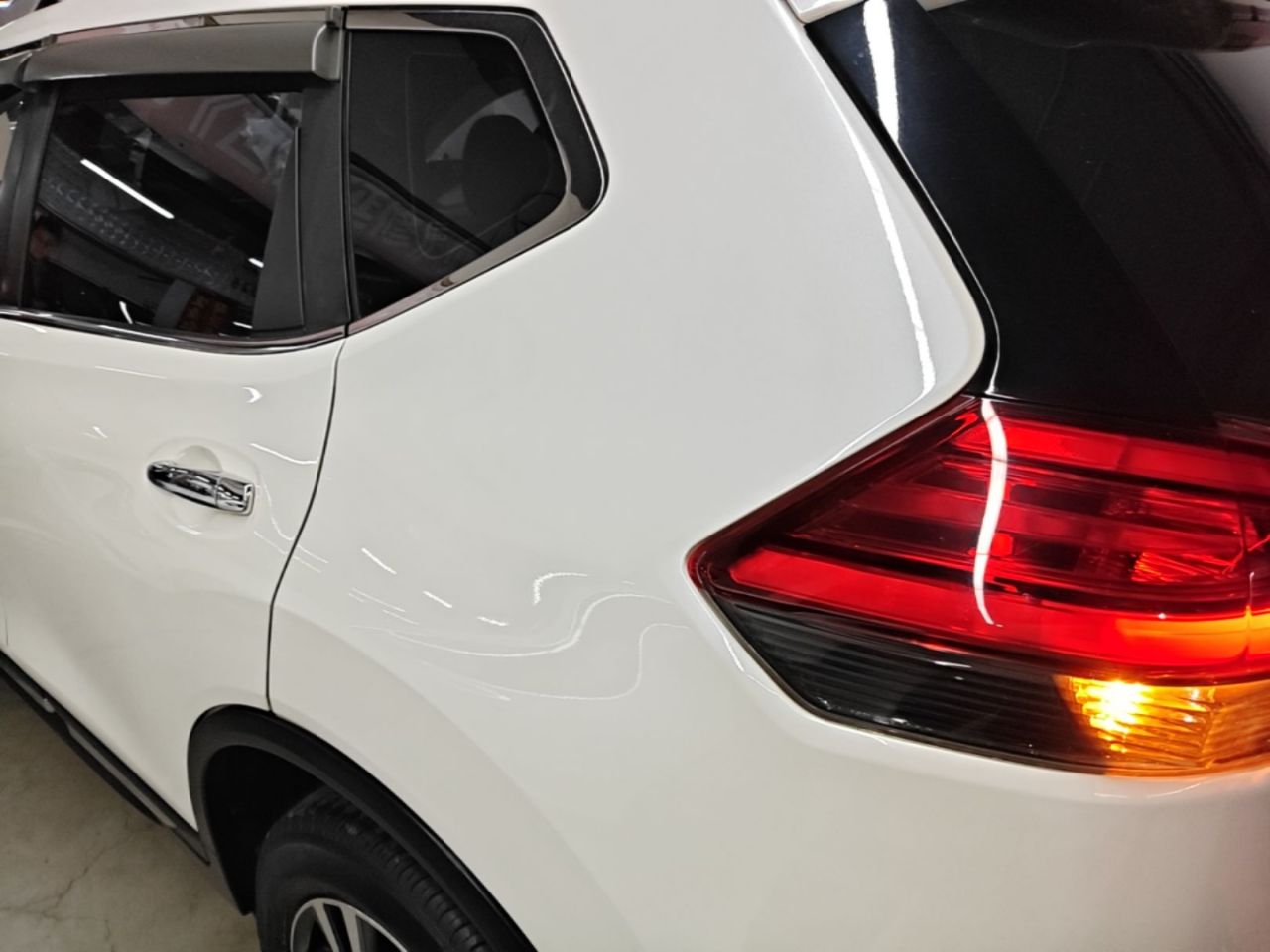 X-Trail 2017 2.5L CVT Luxury 4WD photo 4
