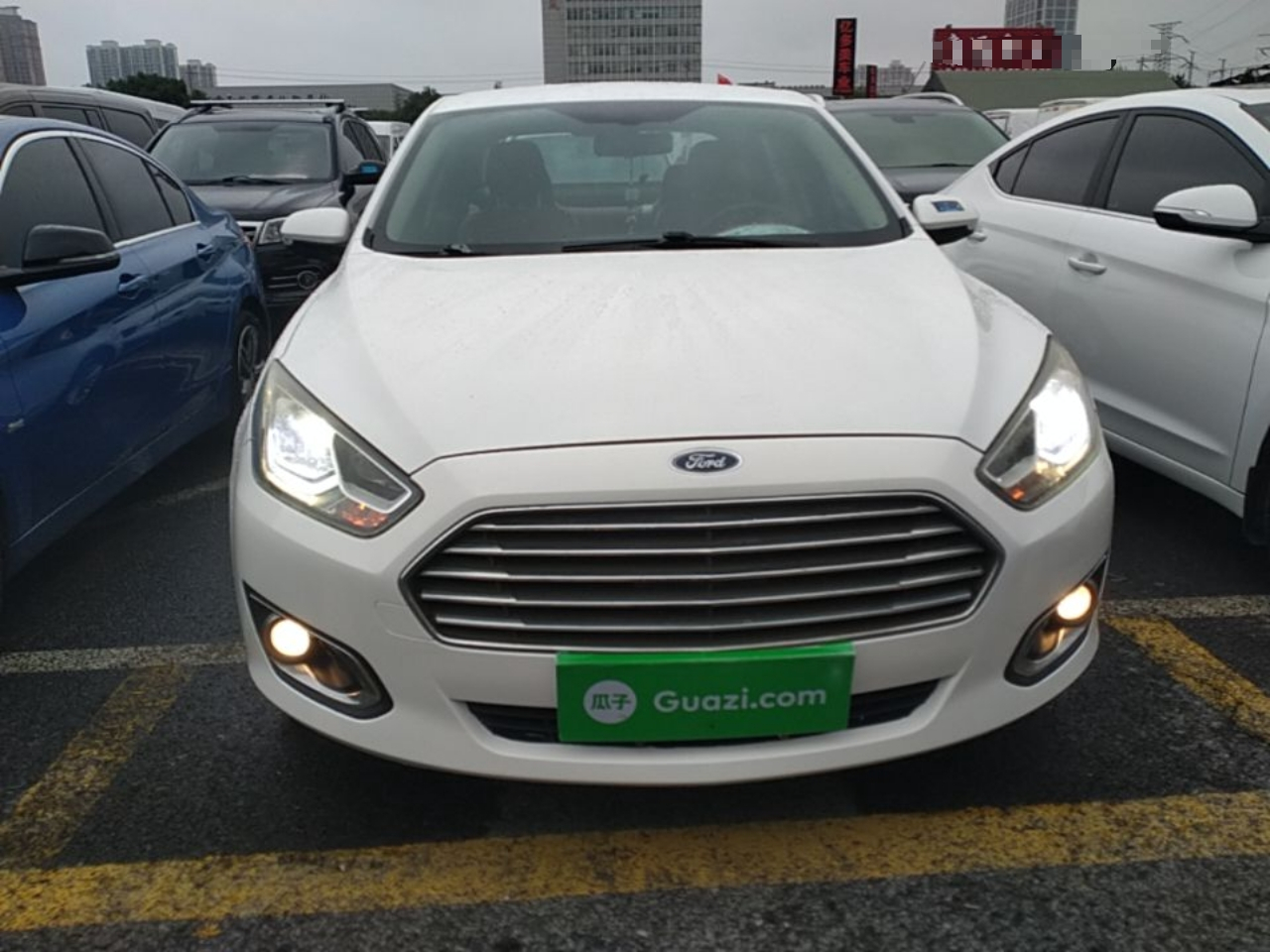 Escort 2015 1.5L AT Comfort photo 2