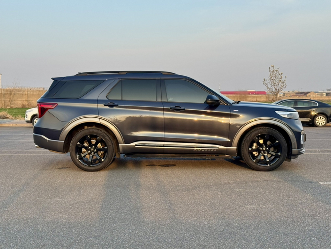 Explorer 2020 EcoBoost 285 AWD Sport ST-LINE 7-Seater photo 4
