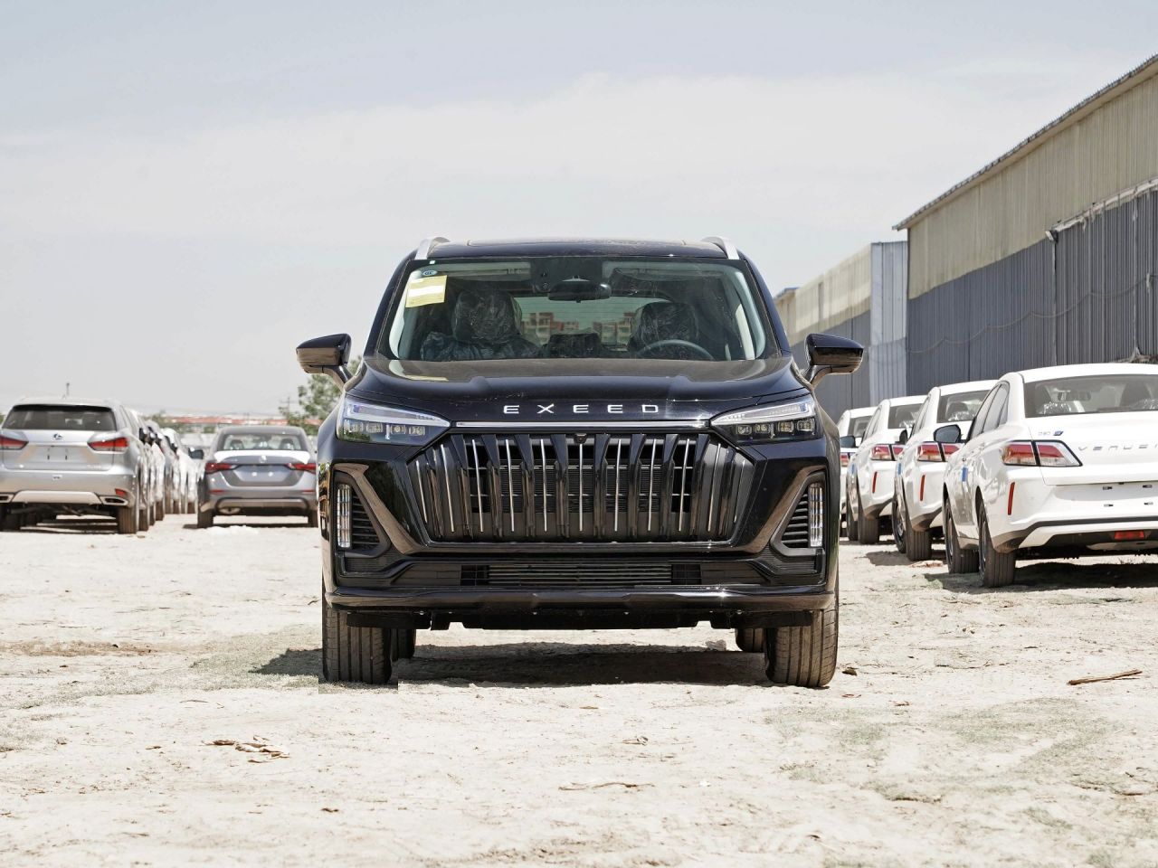 2024 400T AWD 7-Seater photo 4