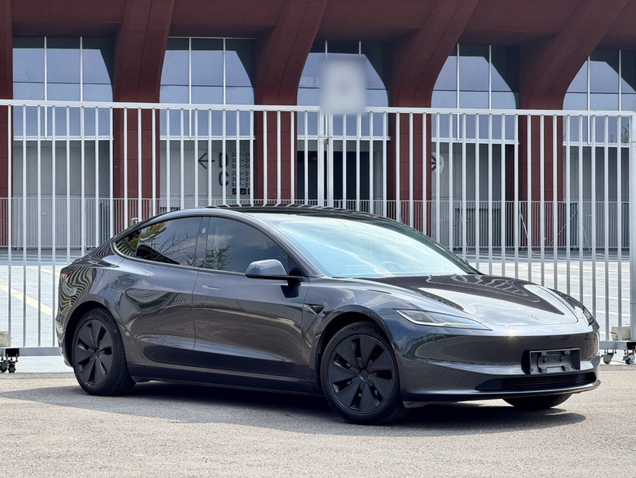 Model 3 2023 RWD photo 2