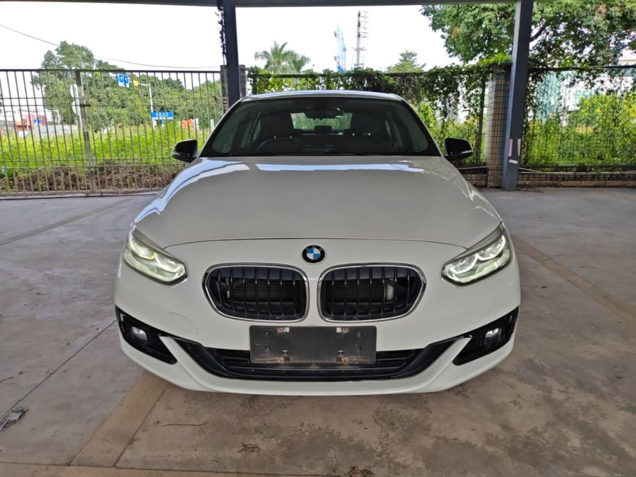1 Series 2018 118i Sport photo 2