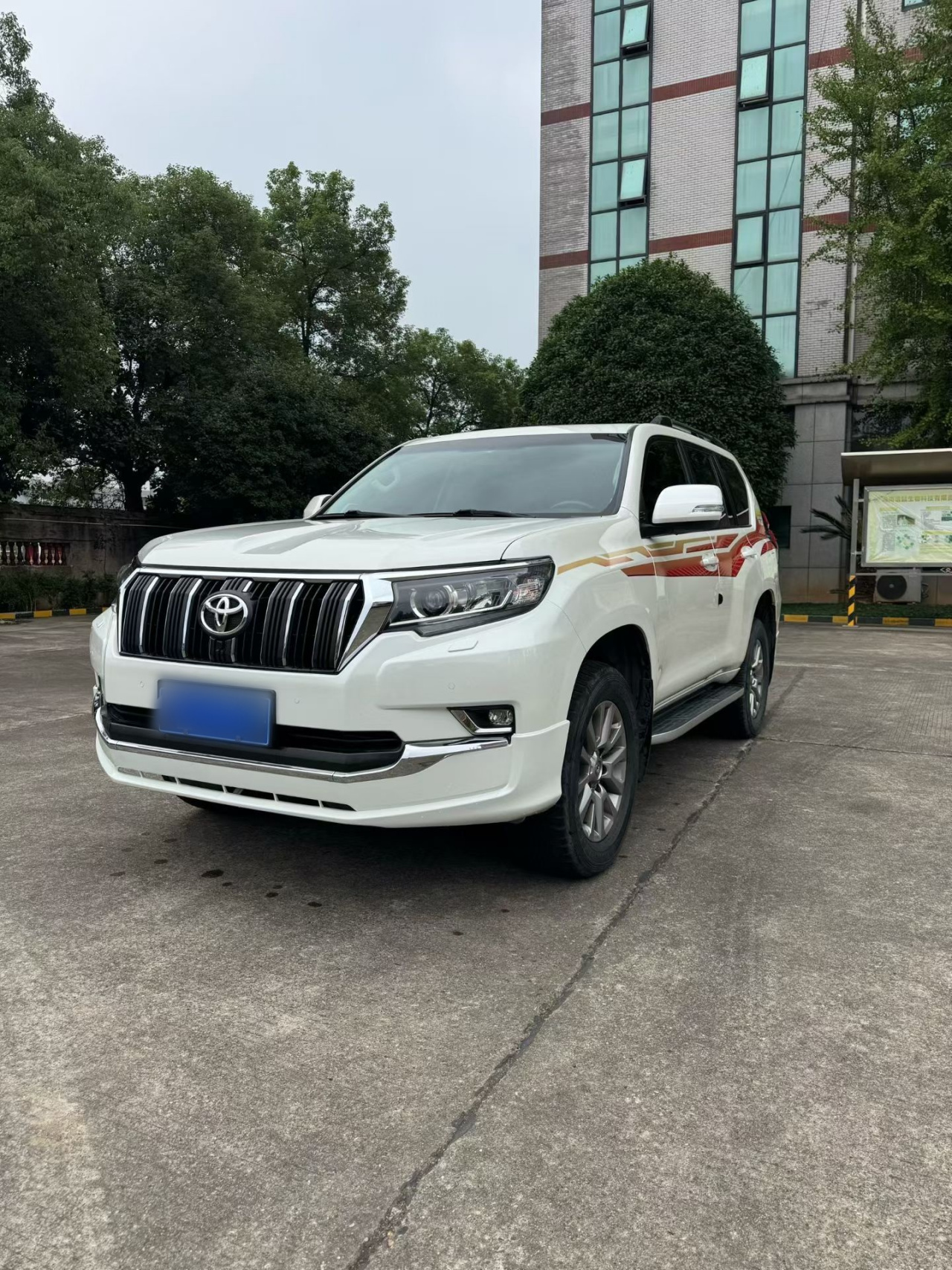 Prado 2019 3.5L AT TX-L Exclusive photo 3