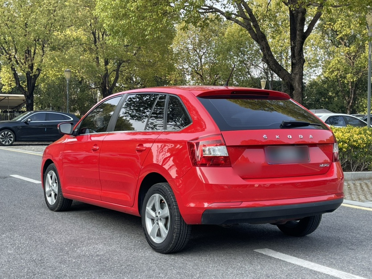Rapid Spaceback 2019 Facelift 1.5L AT Comfort China VI photo 2