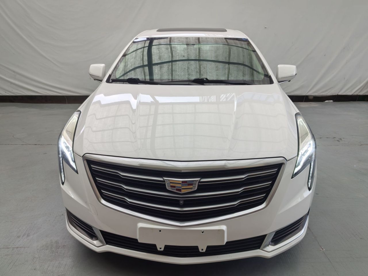 XTS 2018 28T Tech photo 4