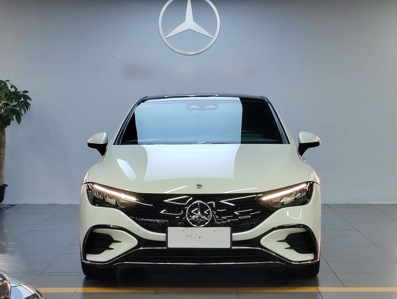 EQE 2022 350 Luxury photo 2