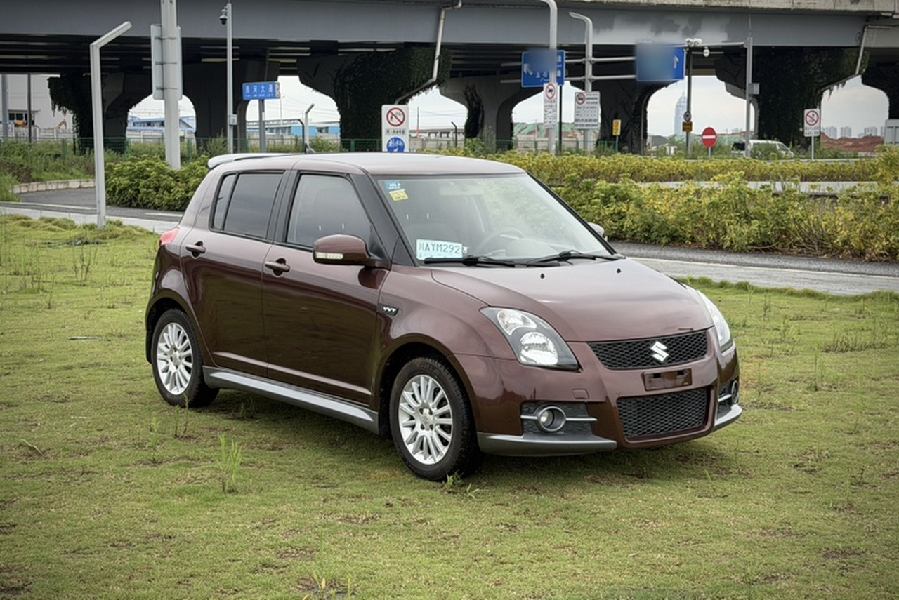 Swift 2011 1.5L AT Sport photo 4