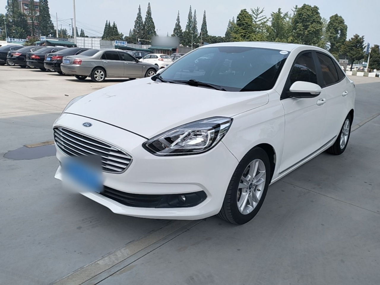 Escort 2019 1.5L AT
