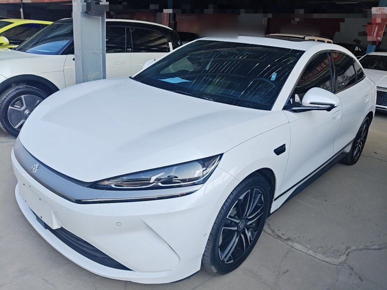 Qin L 2025 EV 545KM Excellence