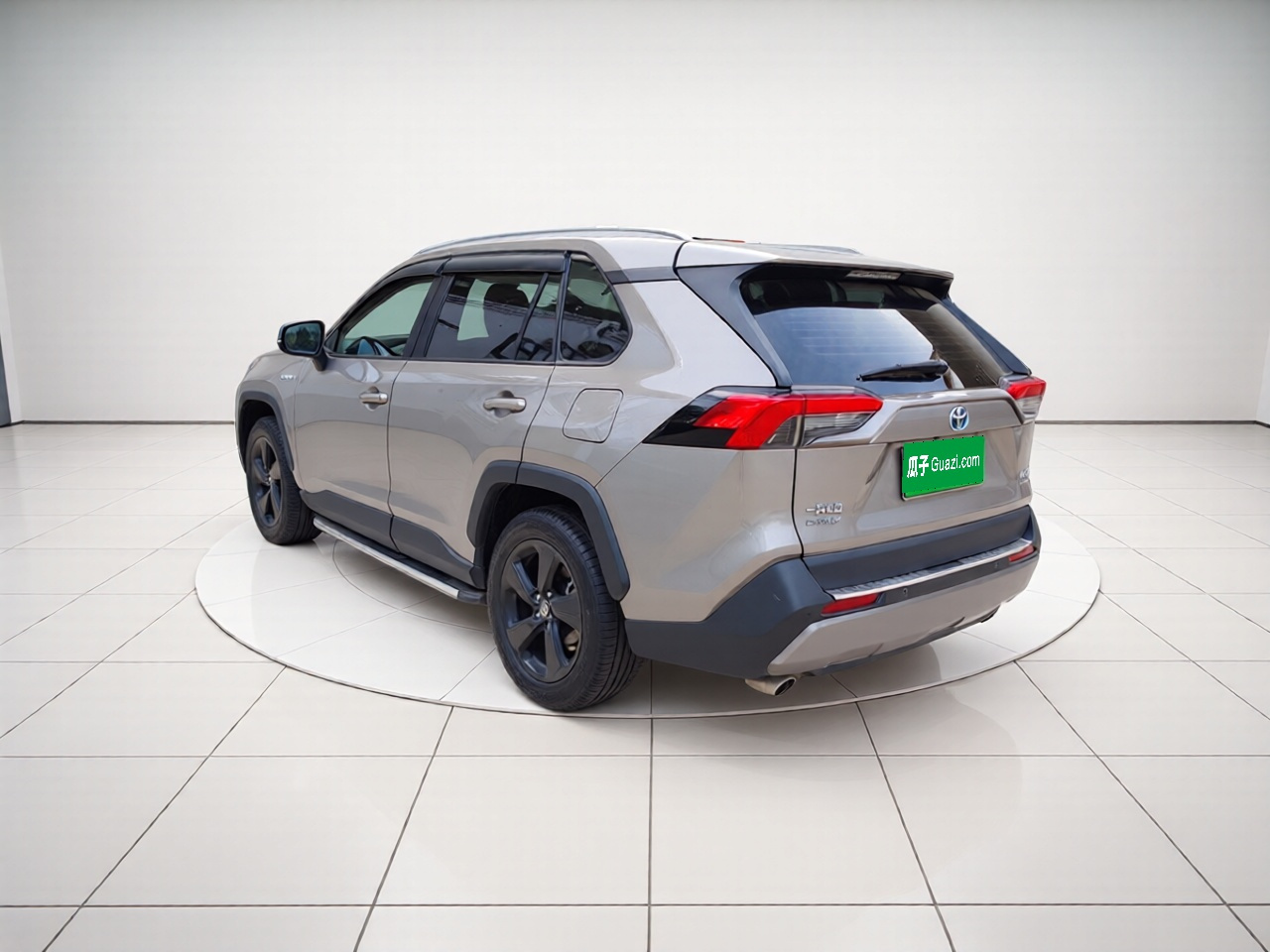 RAV4 2020 Hybrid 2.5L E-CVT AWD Elite PLUS photo 4