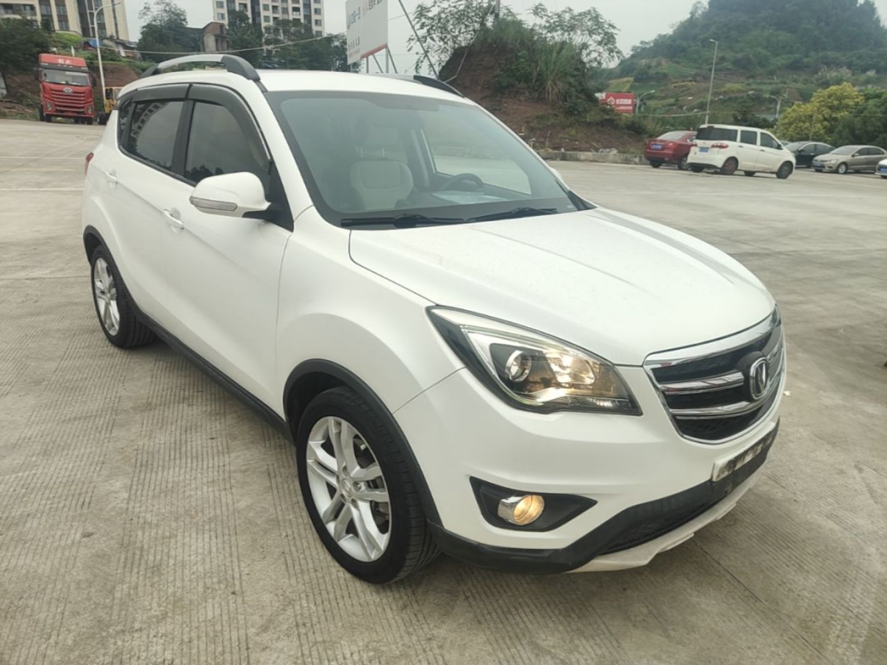 CS35 2017 1.6L MT Luxury photo 3