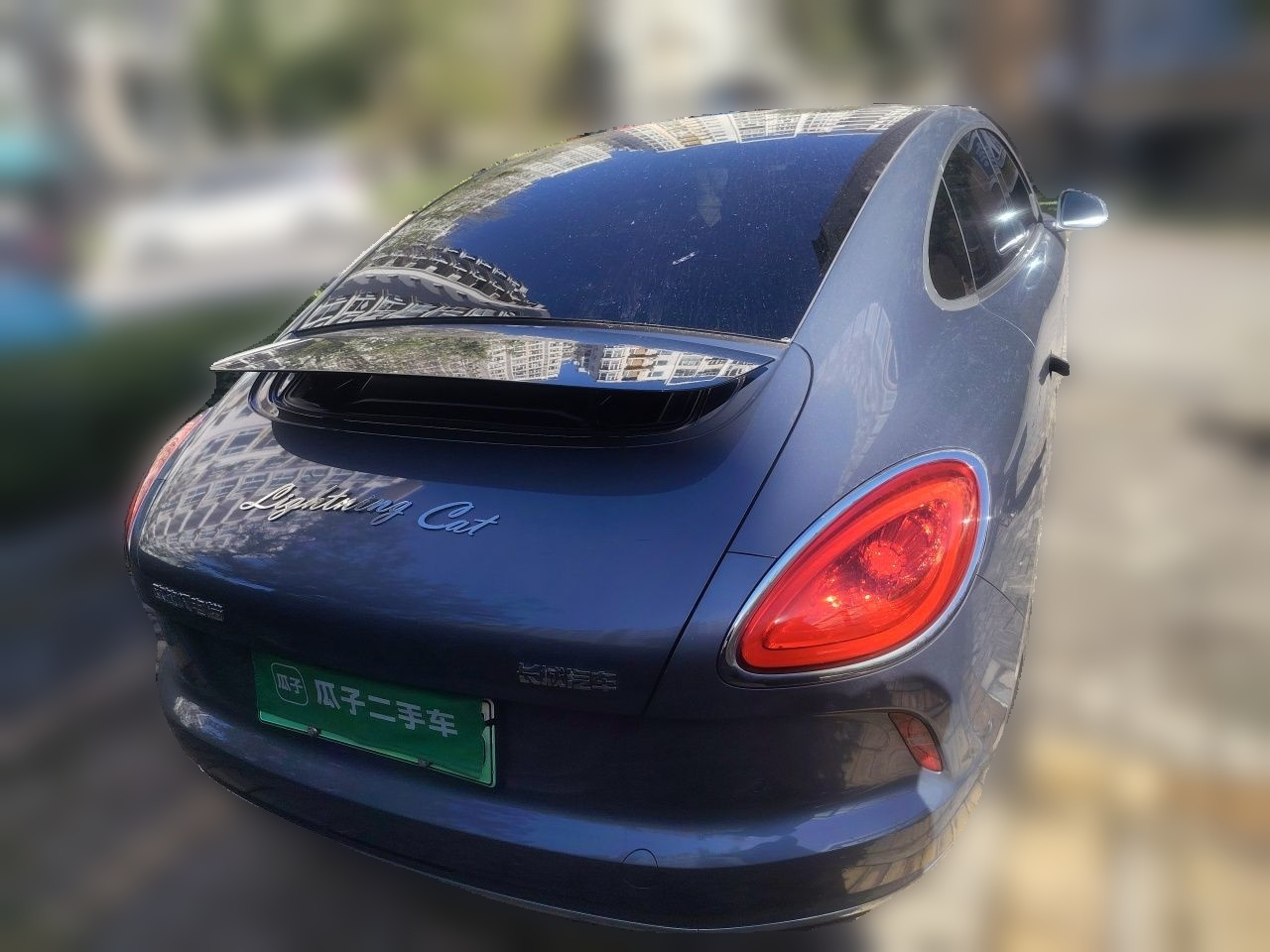 2022 555km Premium photo 5