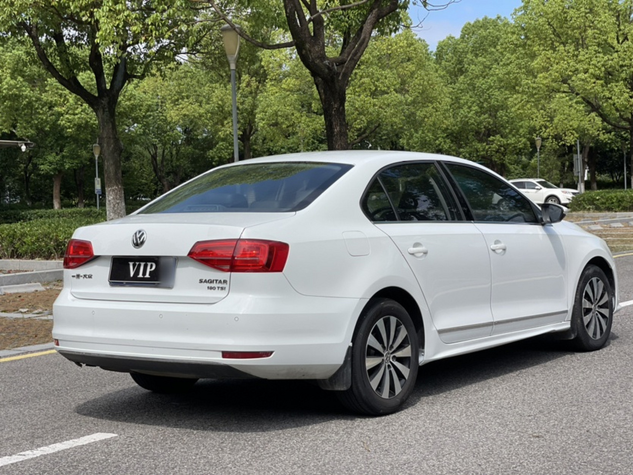 Sagitar 2017 180TSI AT Exclusive photo 4