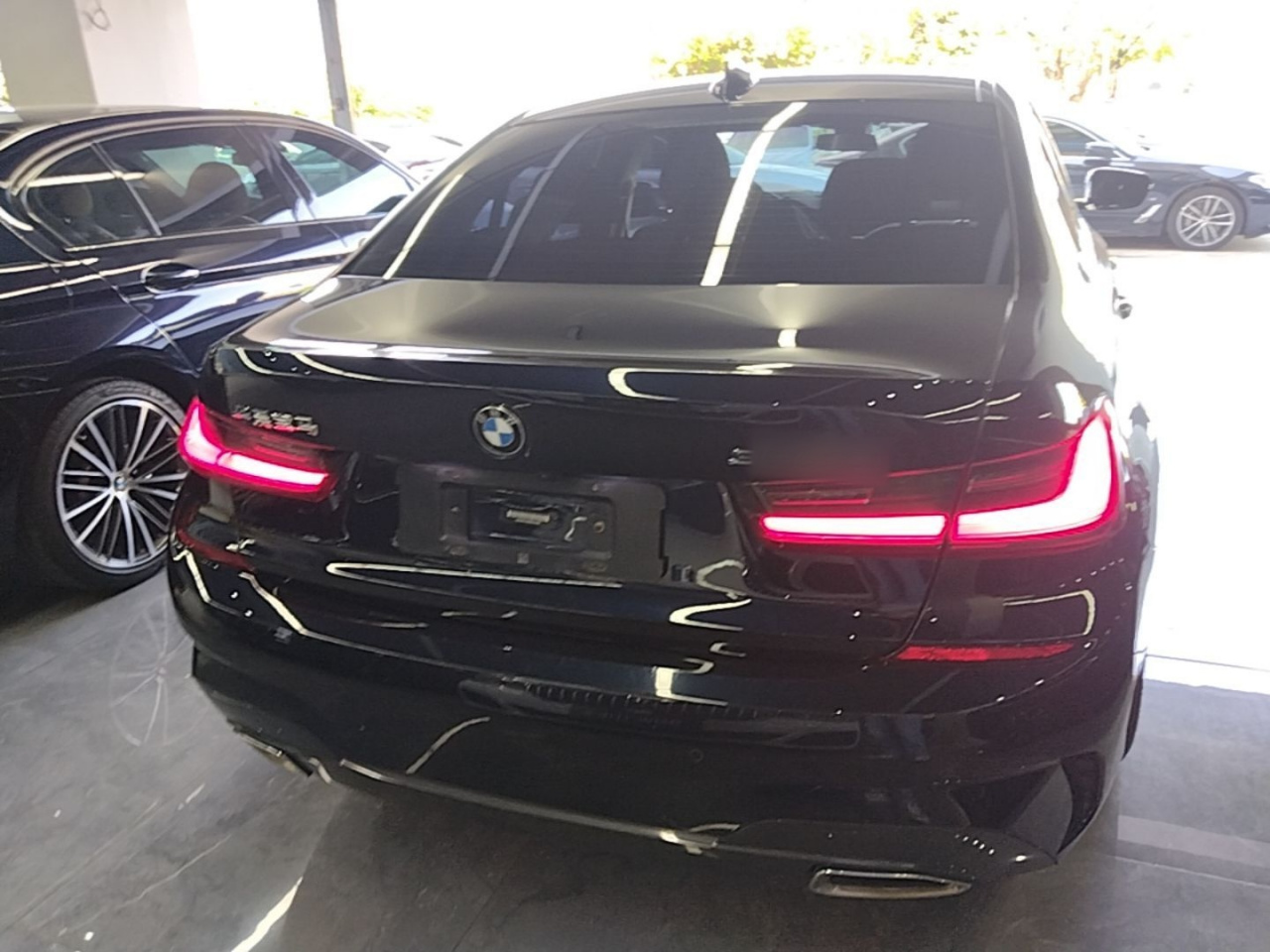 3 Series 2022 325Li M Sport Package photo 5