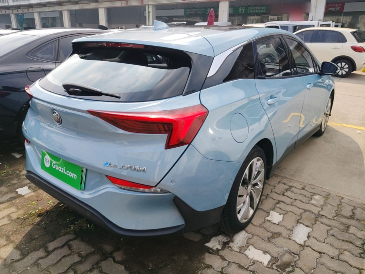6 2020 PHEV photo 4